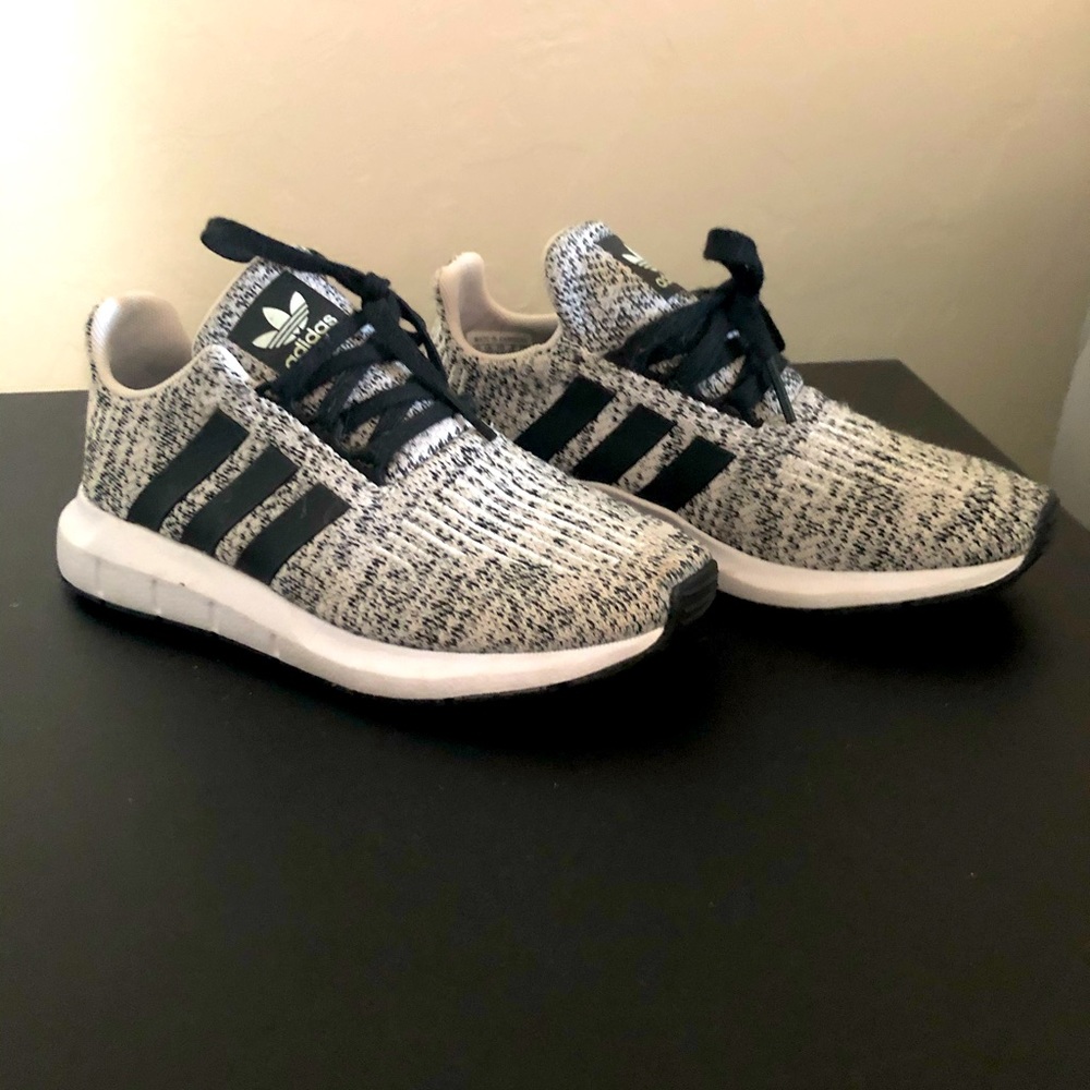 ADIDAS SWIFT RUN SHOES